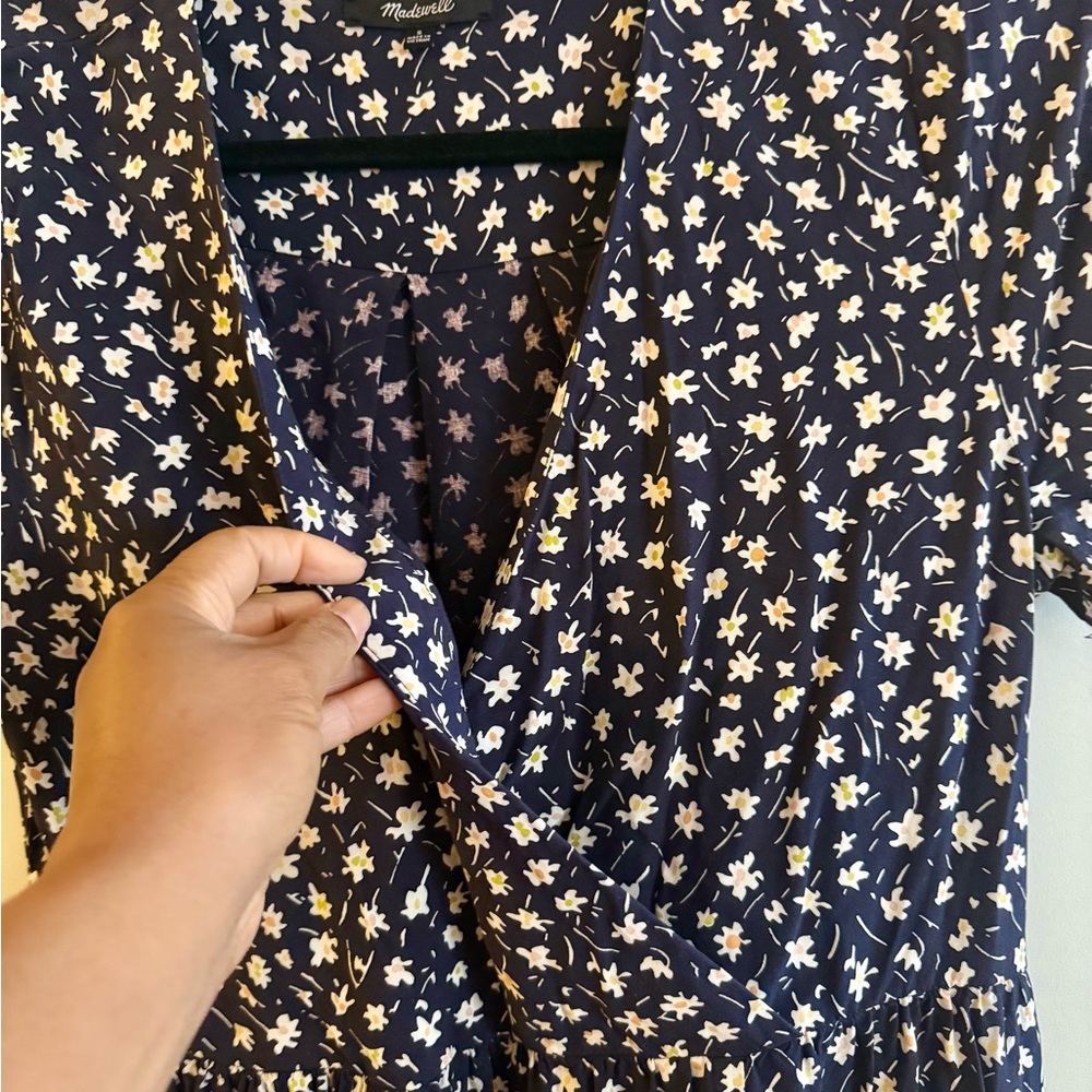 Madewell Floral Maxi Dress in Navy and White - Picture 4 of 8